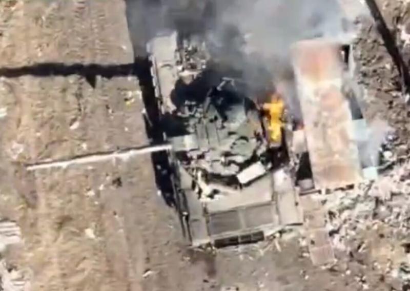 01.03.2024 Последние новости с Украины. Бердычи наши, враг не выдержал натиска ВС РФ и покинул село. Ожесточенные бои на окраинах Часов Яра. Кадры уничтожения врага. (12 видео)