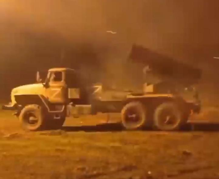 26.11.2023 Авдеевская промзона наша, враг уничтожен, умные сдались в плен или спаслись бегством. ВС РФ штурмуют Коксохимический завод. Реальные жесткие кадры окопной жизни ВС РФ. (15 видео)