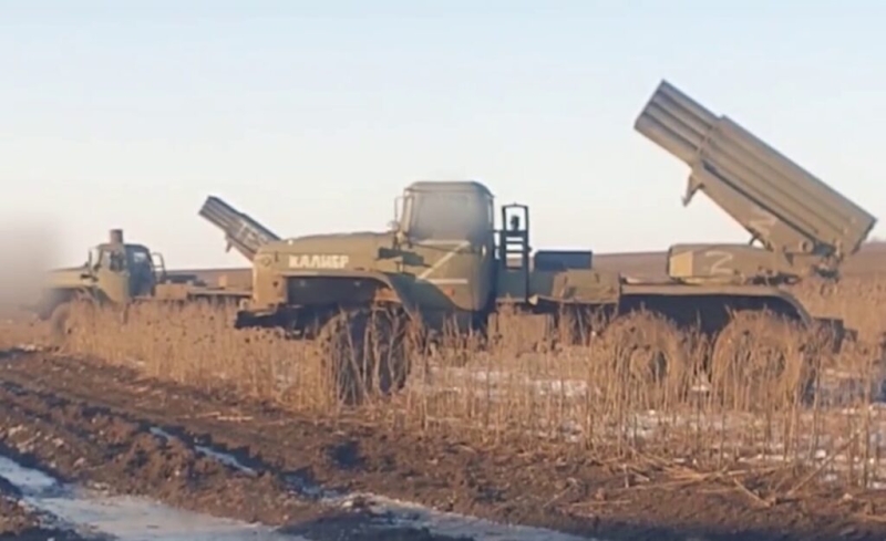 26.11.2023 Срочно! Крынки: ВСУ остались без боеприпасов. Село полностью уничтожено, наша артиллерия перемешивает остатки врага с грязью и бетоном. Карта боевых действий. (15 видео)