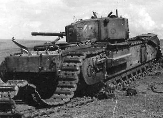 4 советских тяжелых танка попали в ловушку, но не сдались и три дня КОШМАРИЛИ НЕМЦЕВ. Подвиг, который сразу попал в газеты (2021)