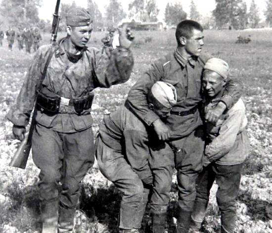 Алексей Исаев подсчитывает 11 миллионов погибших и раненных на фронтах Великой Отечественной. В чем истинная причина больших потерь? (2020)