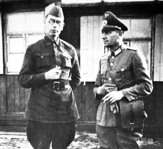 Армии РОА из военнопленных-предателей РККА фактически не существовало, а Власов - дешевый актер для антисоветской агитации (2020)