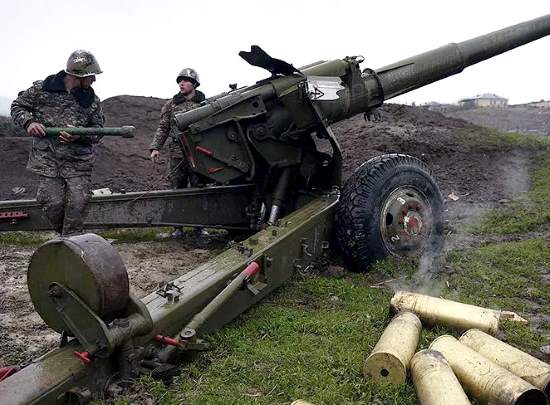 Армянская армия сама себя пожгла фосфорными боеприпасами. Это спасло от беспилотников и остановило наступление Азербайджана (2020)