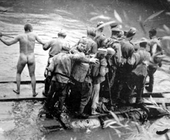 Атака голых и небритых красноармейцев, выходящих из окружения: "Немцы! В атаку!". Лето 1941 из воспоминаний комиссара 8-го мехкорпуса (2019)