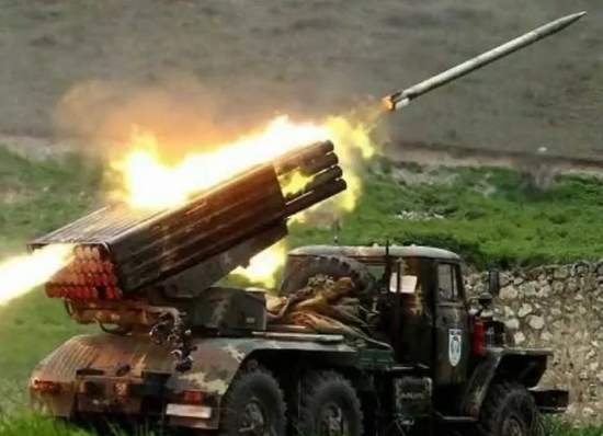 Азербайджанская армия начинает обстрелы Лачинского коридора - Карабах почти отделен от Армении, воевать просто некому... (2020)