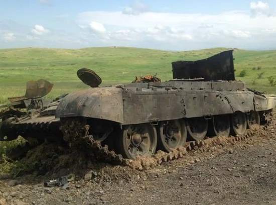 Беспилотники в Карабахе сделали из армянских танков дорогие петарды на гусеничном ходу. Век танков теперь точно закончен? (2020)