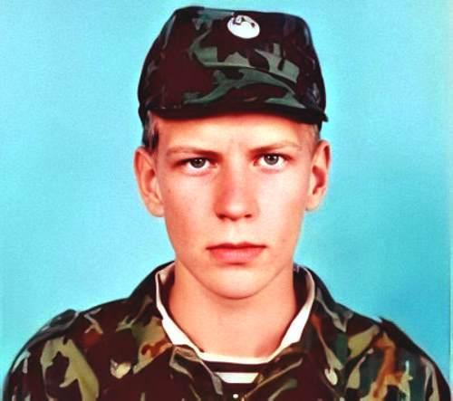 Бой в окружении и подвиг сержанта Алексея Морокова. "Сдавайтесь, живыми никого не выпустим! Своих не успеете дождаться!" (2020)