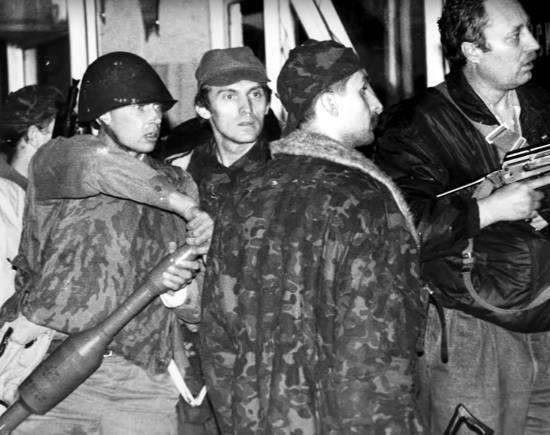 Бой за Останкино 3 октября 1993. Макашовцы против "Витязей" (2018)