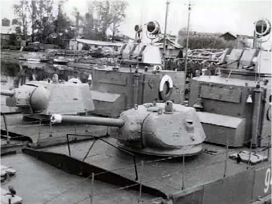 Бронекатера проекта 1124. Главный конструктор долго думал как сделать корпус - подсказку он нашел в луже на дороге (2021)