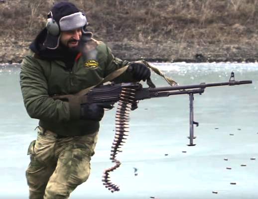 Чем пробить лунку для рыбалки? АПС, ПКМ, АКСУ. Это невероятно, но лед лучше некоторой брони (2021)