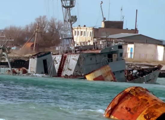 Что осталось от флота Украины в Крыму? Экскурсия в тлен Донузлава (2021)