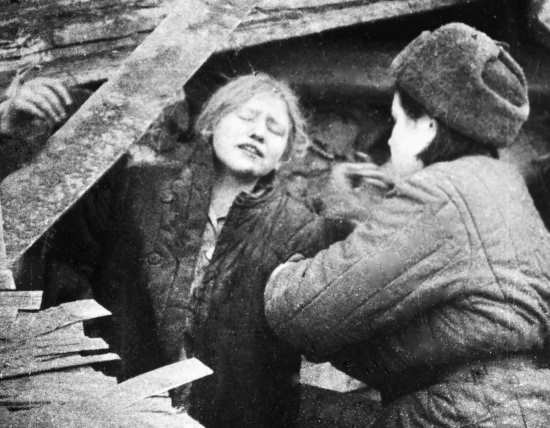 Что происходило с беременными женщинами на фронте? (2021)