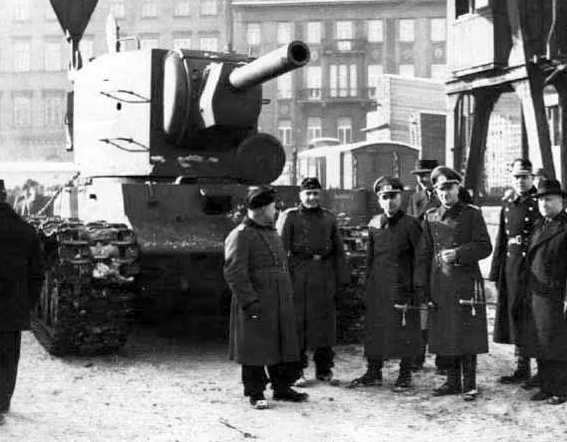 Что СКАЗАЛ Гудериан немецким конструкторам, когда привёз танк КВ-2 в Берлин на выставку? (2021)