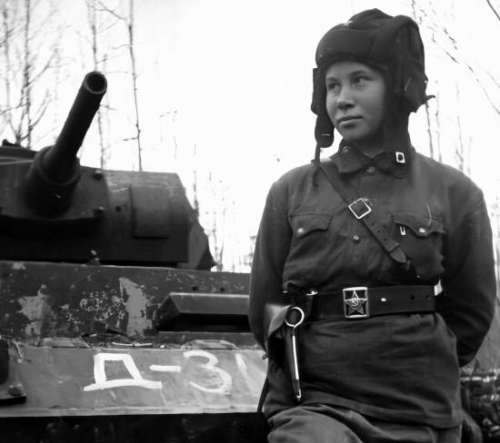Девушка три года воевала на Т-34 притворяясь парнем. Это что-то невообразимое. Как была раскрыта её тайна в 1945? (2020)