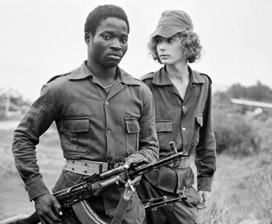 Две советские женщины и ребенок прошли 500 км по Африканской саванне. Секретная Ангола (2019)