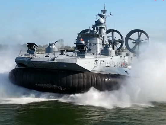 Его воздушная подушка прочнее стали! Летающие корабли армии РФ (2022)