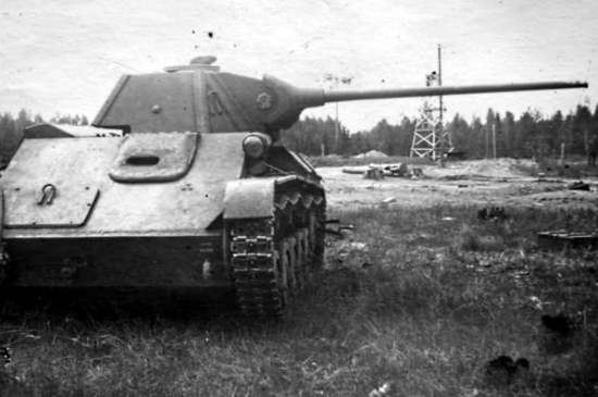 Экспериментальный Т-70 с длинноствольной пушкой-дыроколом. Почему военных не устроило идеальное противотанковое орудие? (2021)