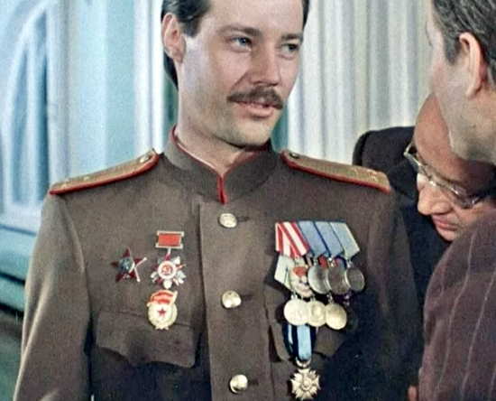 Эти награды Володи Шарапова вызывали у фронтовиков недоумение (2021)