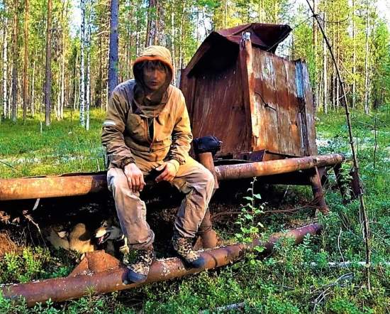 ГУЛАГ. Нашёл в лесу секретное место: тонны траков, двигателя, сумасшедшие сани, схрон заключенных (2020)