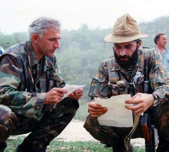 Как бывший полковник Советской армии Масхадов отбил Грозный у российских войск в 1996 году? Последний бой первой Чечни (1999)