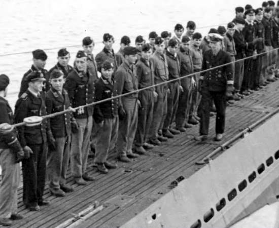 Как Гитлер добрался на подлодке в Аргентину? Тайна немецких подлодок U-530 и U-977, "потерявших" треть экипажа перед сдачей в плен (2020)