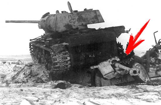 Как немецкие артиллеристы спасались от гусениц Т-34 и КВ-1? Эту тактическую хитрость немедленно разослали по всей армии (2021)