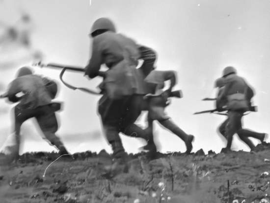 Как поднять солдат в атаку? Пример из боя за село Новлянское. "Молодой лейтенант растерялся - в этот момент бойцы потеряли командира" (2020)