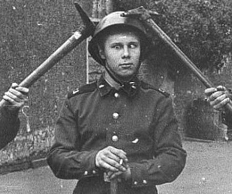 Как посвящали в "деды" в Советской армии (2018)