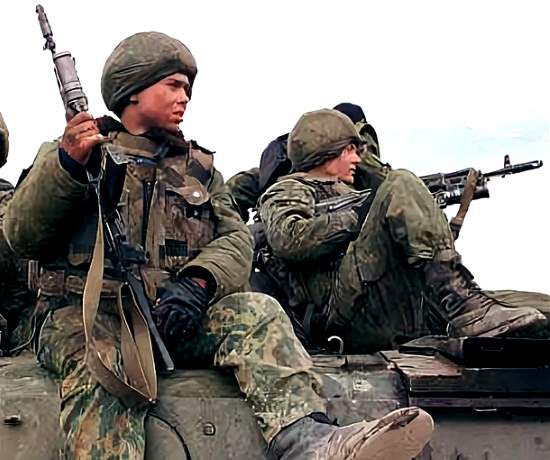 Как правильно ездить "на броне", чтобы не стать калекой? 20 важных советов от ветеранов Первой и Второй чеченской кампании (2020)
