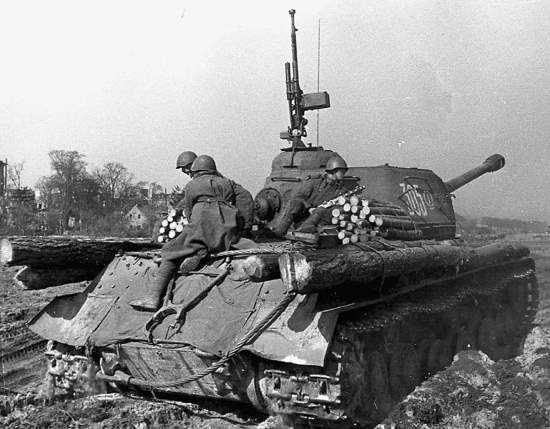 Как пулемет ДШК случайно убил весь экипаж танка ИС-2? Историк и эксперт про малоизвестное о советском крупном калибре (2020)