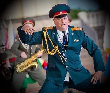 Как служат музыканты в армии России? Именно они чаще всего убирают "долину белых камней" (2020)