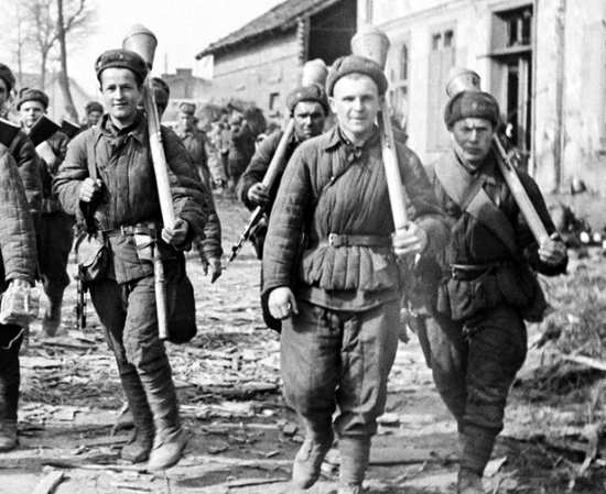 Как стрелять из Мосинки "Фаустпатроном"? Смекалка советских солдат (2021)