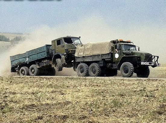 КамАЗ против Урала в армии. Какой грузовик выберет опытный военный водитель? (2021)