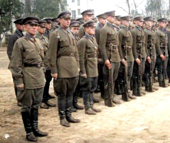 Командный состав РККА на июнь 1941 года. Чем советские командиры сильно отличались от немецких? (Алексей Исаев, 2021)