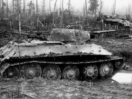 Кто после войны вынес из "Долины смерти" десятки танков и целые колонны брошенных машин? Это были не военные и не поисковики (2020)