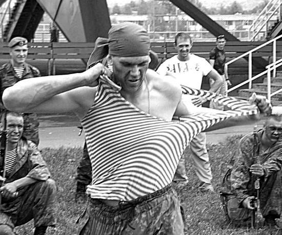 Легендарная 45-я бригада спецназа ВДВ. Лучшие из луших уже 40 лет. Что символизирует волк на их шевроне? (2020)