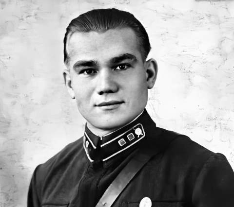 Лейтенант РККА попал в плен, бежал из концлагеря и воевал на территории врага. Как Василий Порик водил "за нос" СС и Гестапо? (2020)