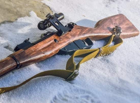 Мастер на все руки выточил винтовку Мосина в гараже. Видео процесса (2020)