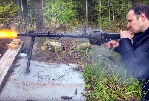 MG-34: "Кайф от стрельбы! Его нельзя сравнивать с ДП". Почему это самый лучший и красивый пулемёт начала Второй Мировой войны? (2020)