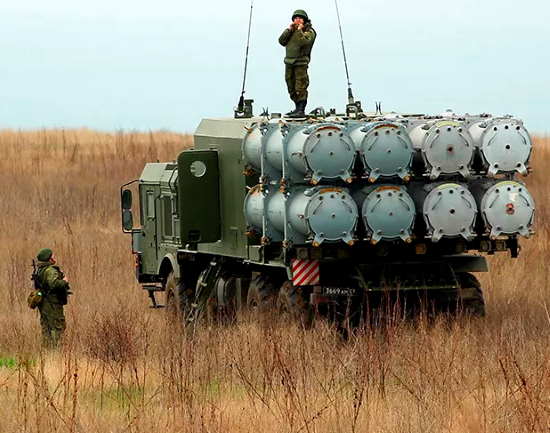 Наш ракетный ответ на наглый выпад США в Норвегии. Эти ракеты будут лететь ниже деревьев (2021)