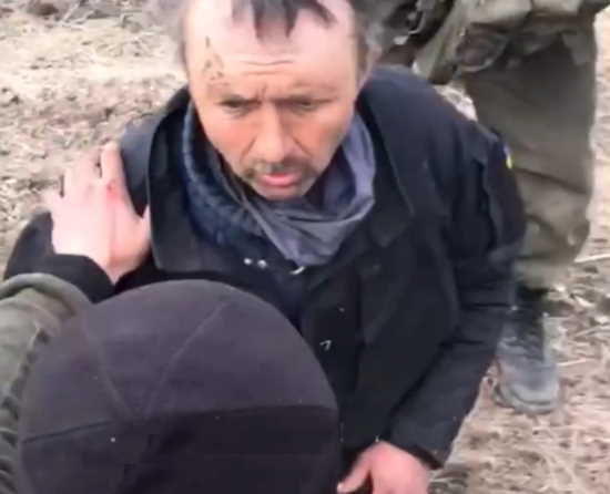 Наши разведчики ОЧЕНЬ ЖЕСТКО раскалывают пленного солдата ВСУ. Сводки и карты: Юрий Подоляка - вечер 18 мая (16 видео)