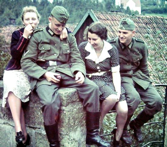 Немецкие солдаты был удивлен поведением женщин на Украине: "Ночью к нам в хлев ворвалась толпа украинок..." (2019)