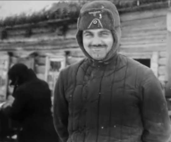 Немецкий офицер переоделся в русского, чтобы избежать плена: "Это чертов ФРИЦ!" (2021)