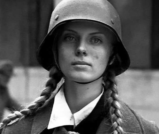 Нестандартная фронтовая любовь с нереально счастливым концом. Рыжая как пожар в степи немка и советский разведчик (2020)