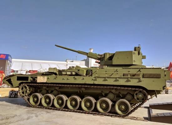 Новинка России. Т-15 "Барбарис" с АУ-220М (2018)