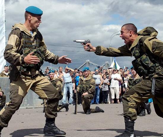 Нужен ли в современной войне уметь в ножевой и рукопашный бой? Мнение экспертов (2020)