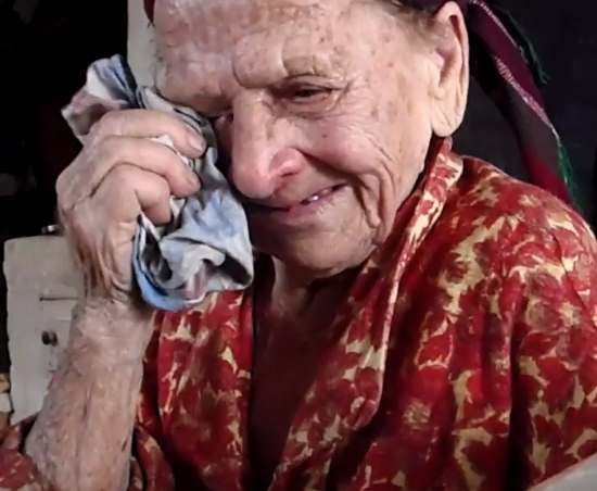 Она видела Демянский котел изнутри: "Никто солдат не хоронил. Отроем ямочку, да череп туда и зароем..." (2019)