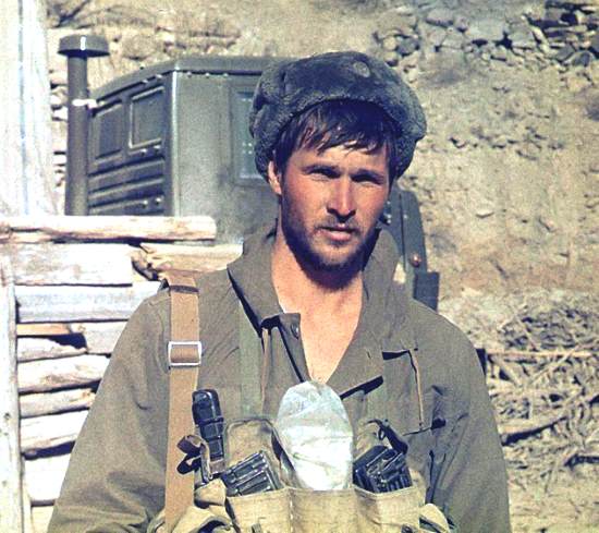 Особые приметы советских солдат в Афганистане. Что такое "пуля заменщика ищет" и почему запрещалось бриться перед боем? (2019)
