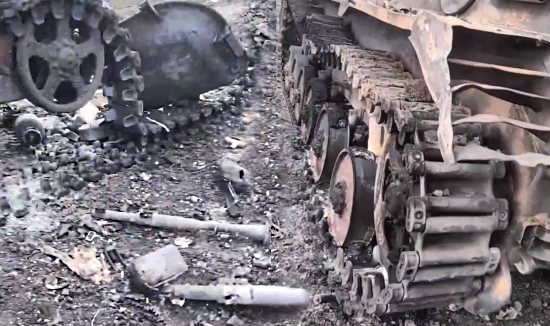 Первое видео разгромленной бронегруппы ВСУ, которая хотела сделать рейд на Белгород. НОВАЯ ТАКТИКА армии Украины на Донбассе (24 апреля, 22 видео)