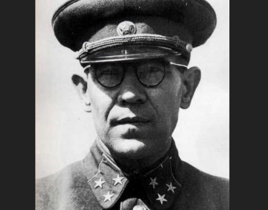 "Первый серьезный противник!". Какому советскому генералу были адресованы эти слова немцев в 1941 году? (Алексей Исаев, 2021)